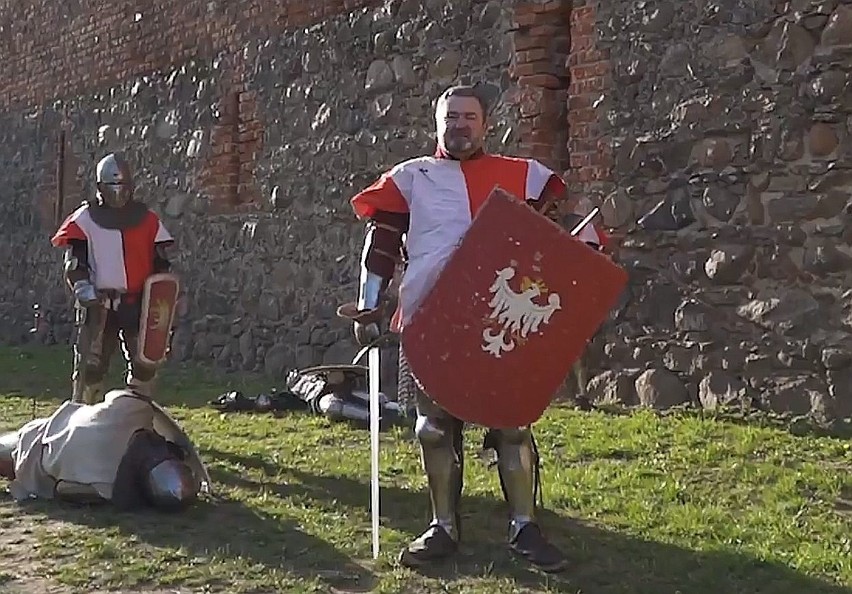 Karol Karski został rycerzem. Spot wyborczy posła robi...