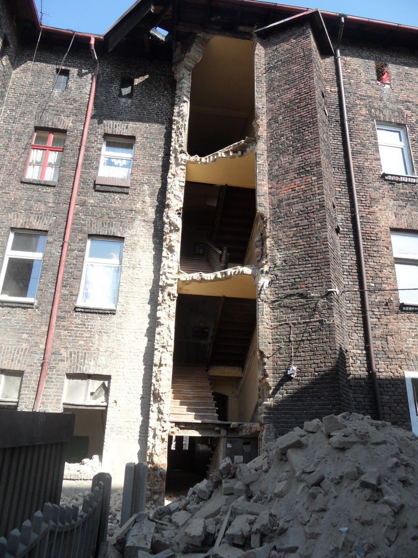 Katastrofa budowlana: W Chorzowie zawaliła się kamienica [ZDJĘCIA]