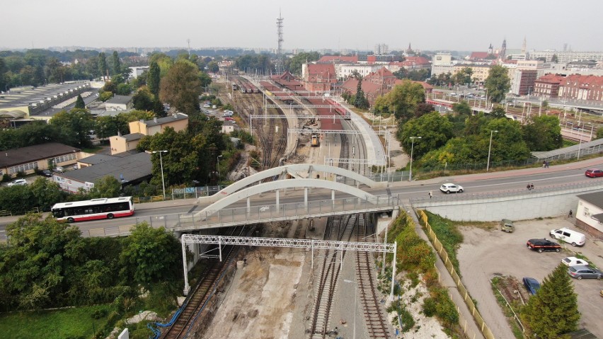 Postęp prac przy przebudowie linii kolejowej pomiędzy...