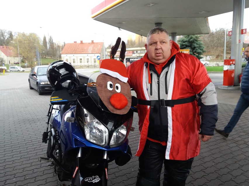 Tomasz Bohdziun ma 45 lat, jest szefem grupy Moto - Świry w...