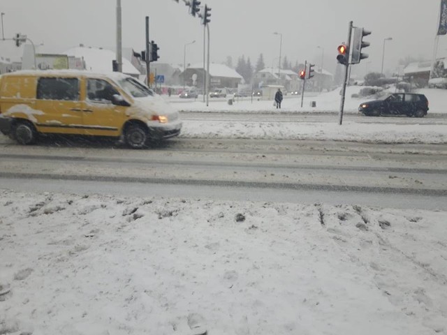 Zima na drogach małopolski zachodniej w obiektywie naszych Czytelników