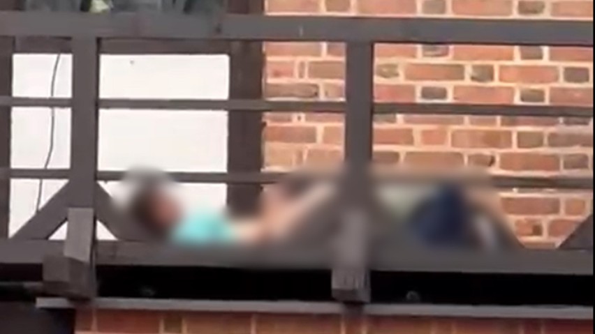 Para uprawiała seks na murach obronnych w Opolu. Nie przerwali nawet, gdy zorientowali się, że ktoś ich filmuje
