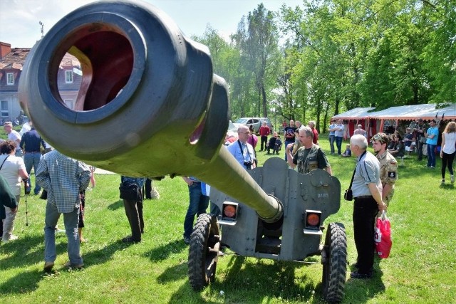 Muzeum Ziemi Mogileńskiej w Chabsku już po raz szósty gościło miłośników militariów z całej Polski.