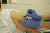 Szczepionka na grypę 2020. Szczepionek przeciw grypie brak. Czy obostrzenia epidemiczne pomogą nam ustrzec się przed chorobą? [16.11.2020]