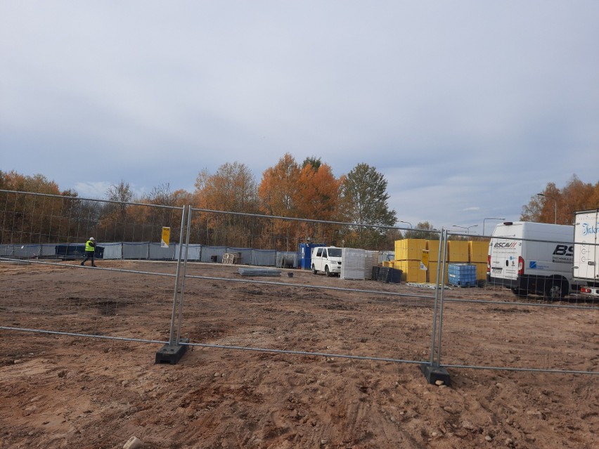 Budowa nowej siedziby Polskich Sieci Elektroenergetycznych w Radomiu. Wmurowano kamień węgielny. Zobacz zdjęcia