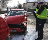 Wojskowy samochód wpadł w poślizg i skasował dwa inne auta w Chmielowicach