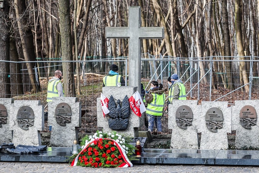 Ekshumacja szczątków majora Henryka Sucharskiego i kaprala Andrzeja Kowalczyka na Westerplatte w najbliższych dniach  
