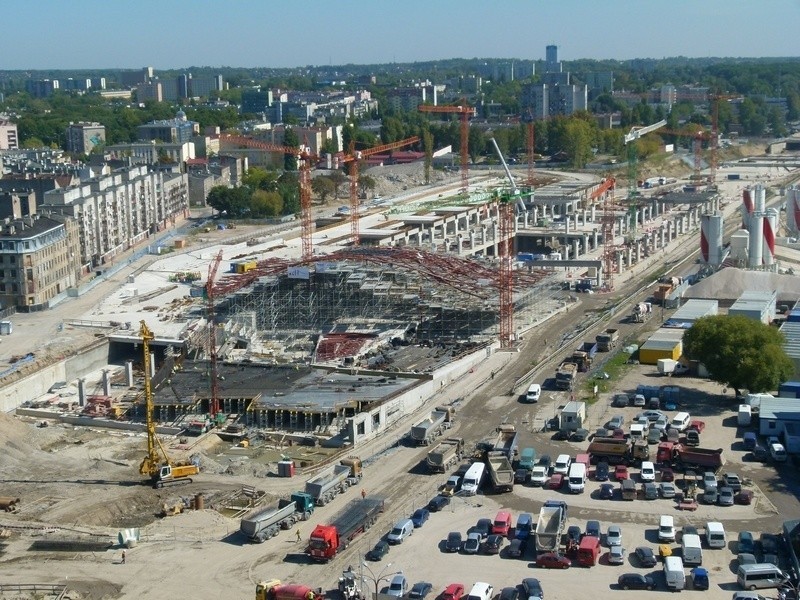 Olbrzymie kary za opóźnienia na budowie dworca Łódź Fabryczna. Miasto zarobi krocie?