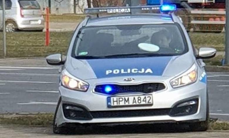 Białystok. Wypadek z udziałem radiowozu. Audi zderzyło się z policyjną KIA [ZDJĘCIA]