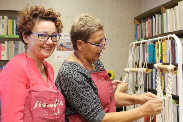 Od października w bibliotece na bydgoskim Szwederowie, odbywają się zajęcia rękodzieła dla osób w wieku emerytalnym.