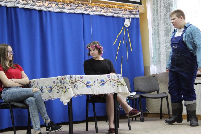 Przegląd Form Teatralnych w języku kaszubskim w Zespole Szkół w w Tuchomiu