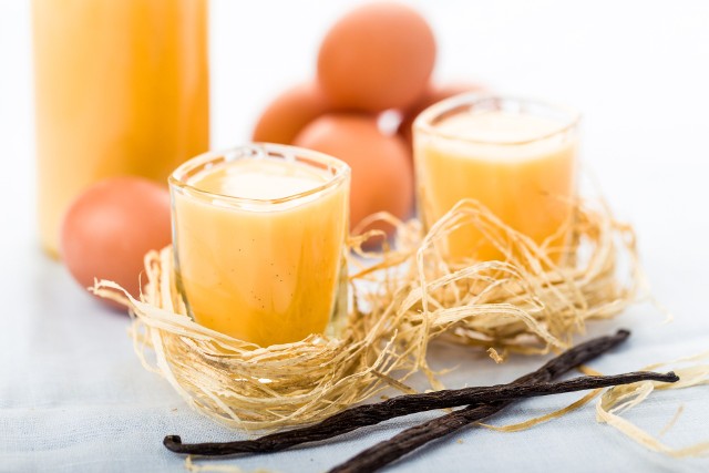 Ajerkoniak to jajeczny likier, który ma ok. 17,5 proc. zawartości alkoholu.