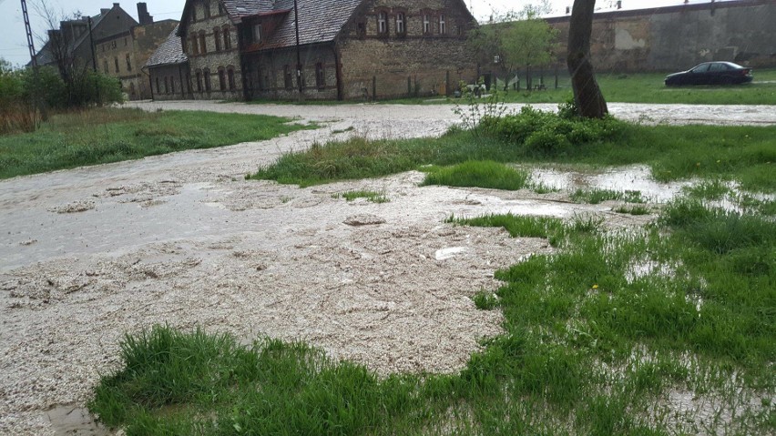 Tak wyglądały ulice w Ligocie Dolnej po gradobiciu.