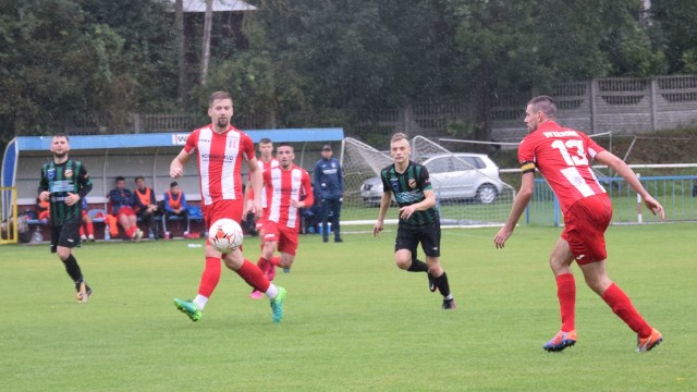 W czwartoligowym meczu Wierna Małogoszcz Wierna Małogoszcz pokonała Star Starachowice 1:0 (0:0).Bramka: Dominik Dziułka 72 (samobójcza).Wierna: Pawlikowski - Malinowski, Pawłowski, Gajek, Bednarski, - Kraus, Czarnecki, Soboń, Rejowski - Grzyb (82. Bała), Fryc.Kulisy meczu w obiektywie.(dor, ABO)