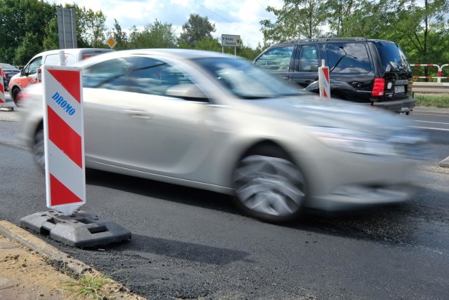 Przekroczenie 24 punktów karnych powoduje utratę prawa jazdy i konieczność zdawania egzaminu