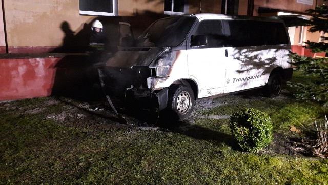 W czwartek przed godziną 17 w Wałdowie doszło do pożaru samochodu marki Volkswagen, który był zaparkowany przy miejscowej szkole. W akcji brały udział jednostki z Miastka, Piaszczyny i Wałdowa.