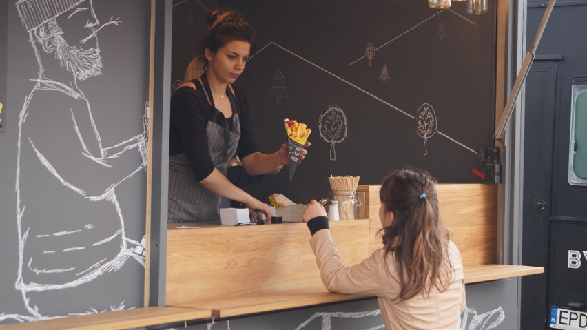 Majówka w Żorach: Na rynku zaparkowały food trucki