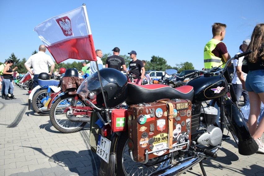 Kochają stare motocykle, bo te mają duszę. Do Grębowa przyjechali z całej Polski [ZDJĘCIA]