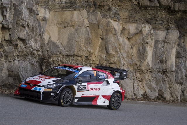 Ogier w końcówce Rajdu Monte Carlo mógł sobie pozwolić na spokojną jazdę swoją Toyotą GR Yaris Rally1 HYBRID