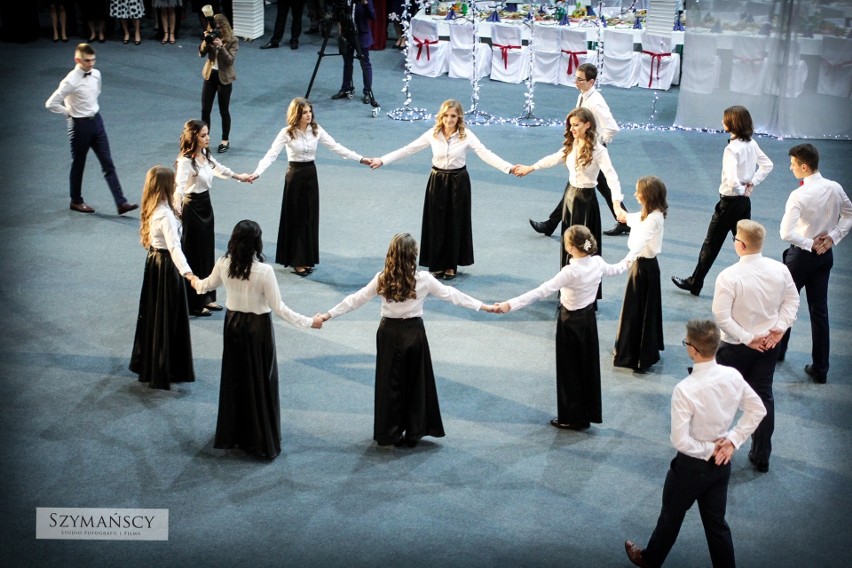 Studniówka 2017 w Białobrzegach. Bawili się uczniowie liceum