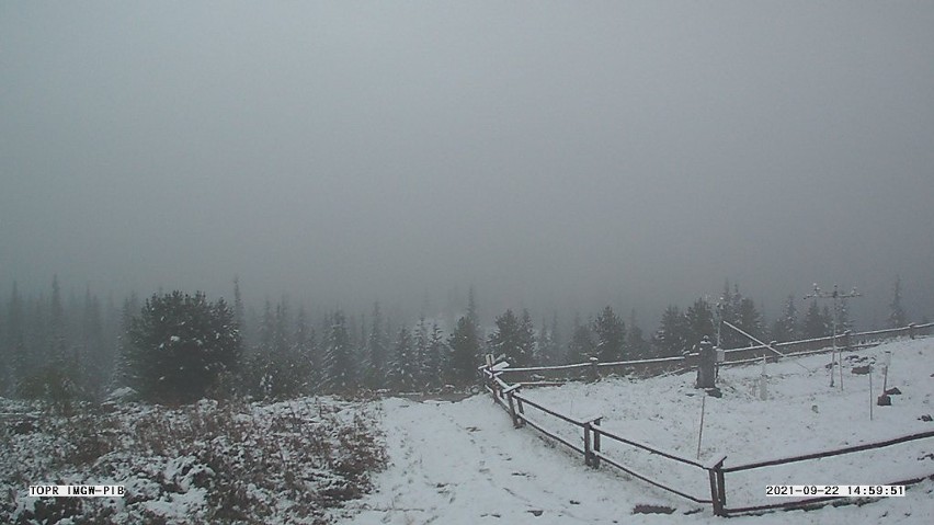 Tatry. Ostatni dzień lata, a na Kasprowym 5 cm śniegu. W Pięciu Stawach pierwsze bałwany 