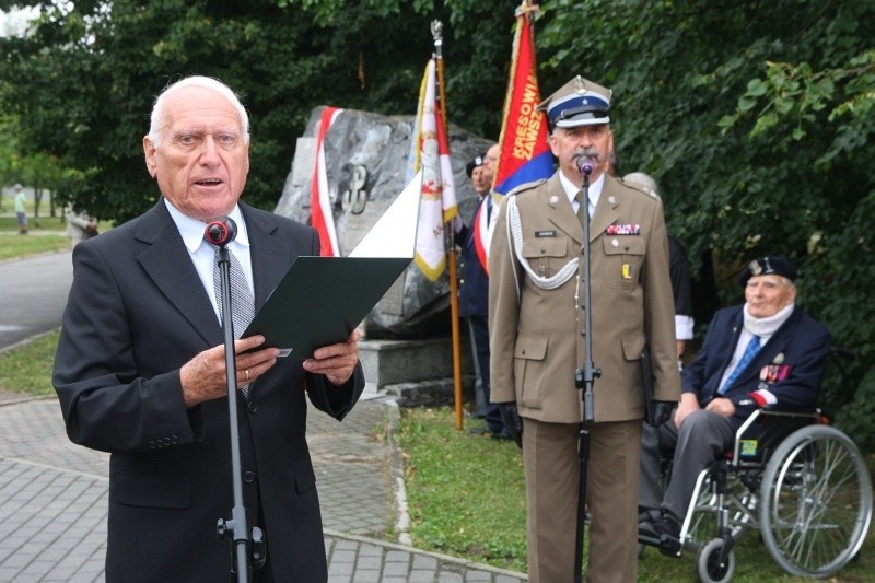 Opolanie uczcili pamięć powstańców warszawskich.