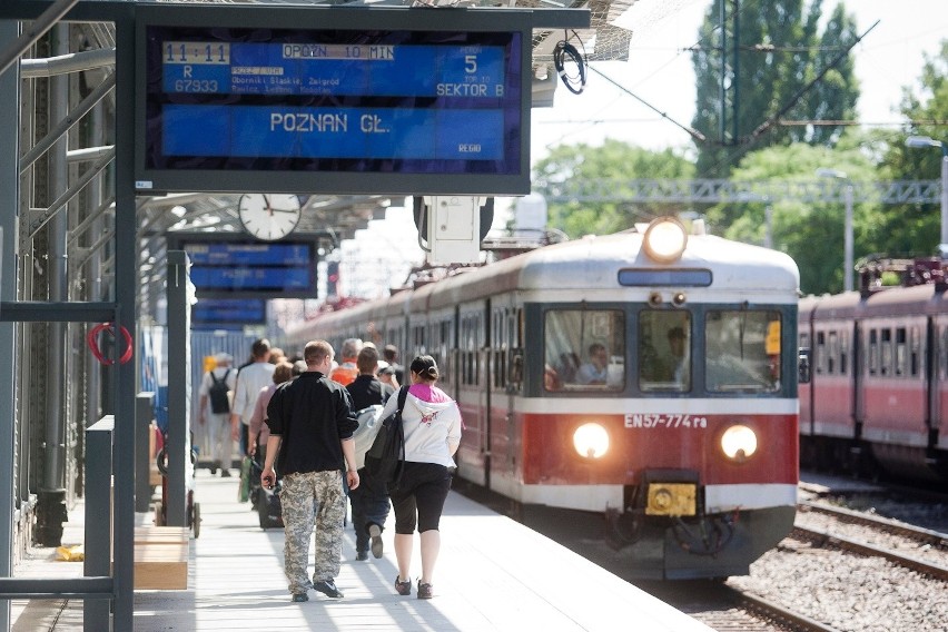 We Wrocławiu oprócz Dworca Głównego PKP jest 21 stacji i...