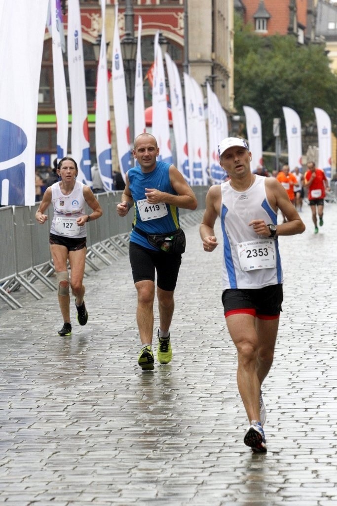 Maraton Wrocław - ZDJĘCIA - zawodnicy z numerami 1 - 200