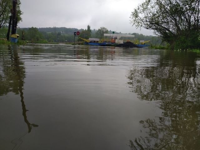 19.05.2021. Zalane dojazdy do promu na Wiśle w Spytkowicach