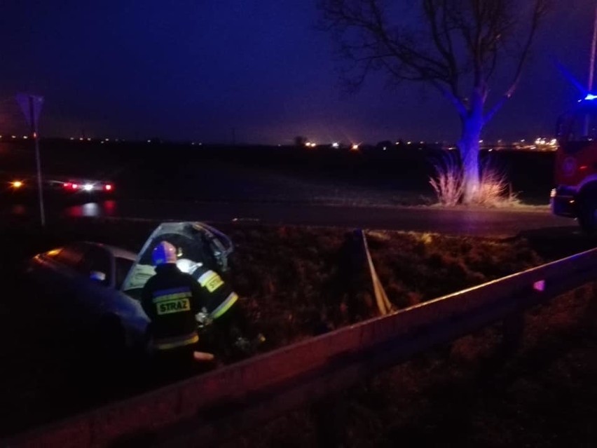 Wypadek pod Wrocławiem. Sprawca uciekł z miejsca zdarzenia 