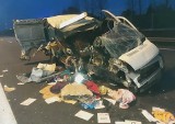 Września: Tragiczny wypadek na A2. Bus wjechał w tył ciężarówki. Nie żyje jedna osoba [ZDJĘCIA]