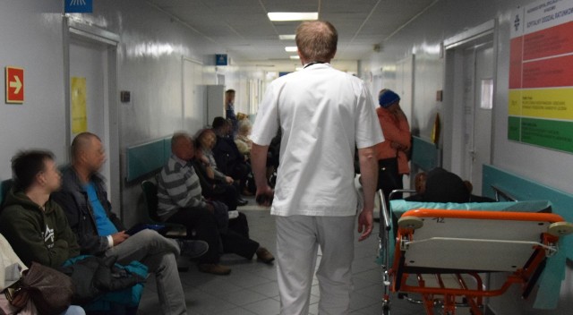 W Szpitalnych Oddziałach Ratunkowych szpitala miejskiego i szpitala na Józefowie (na zdjęciu) każdego dnia koczują tłumy pacjentów. 