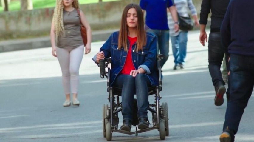 Sıla Türkoğlu w serialu "Przysięga"...