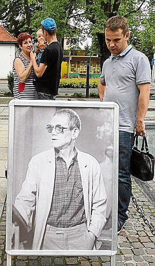 Portret Stanisława Czycza na krzeszowickim Rynku