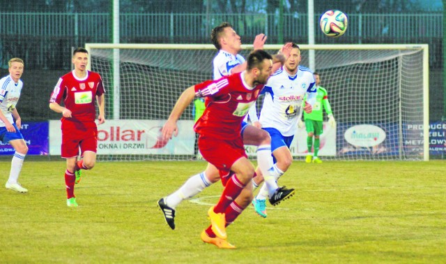 W poprzednim sezonie biało-niebiescy zremisowali w Siedlcach z Pogonią 0:0 i pokonali ją u siebie 2:0