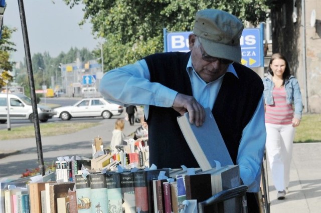 - Szukam książek historycznych, na kiermaszu ich nie brakuje - mówi Jan Chreptowicz