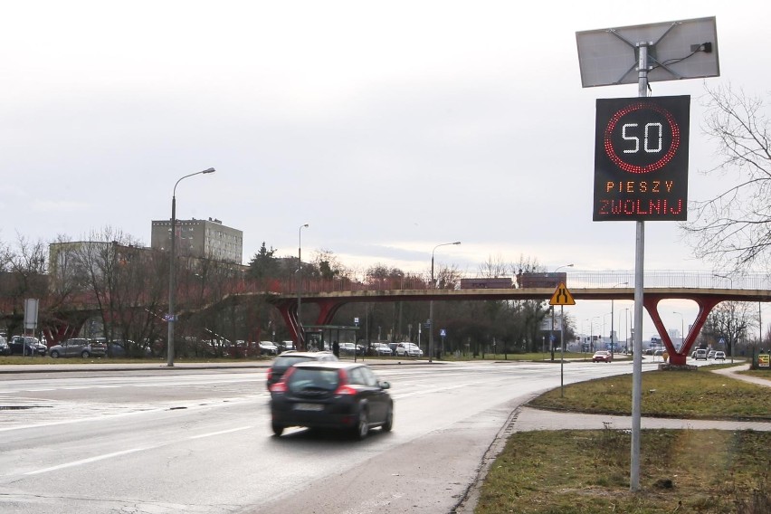 •  za przekroczenie prędkości do 10 km/h - 1 pkt. karny (do...