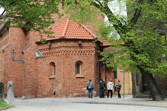 Kościół św. Idziego na Ostrowie Tumskim to najstarszy budynek we Wrocławiu. Powstał około 1242 roku. Dziś należy do parafii katedralnej św. Jana Chrziciela.