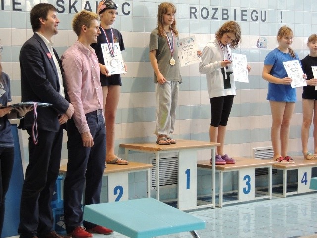 Młodzi pływacy UŚKS zainaugurowali nowy sezon.