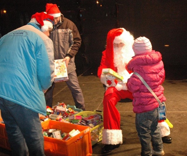 Dla gorzowskich maluchów Mikołaj miał pół tysiąca prezentów