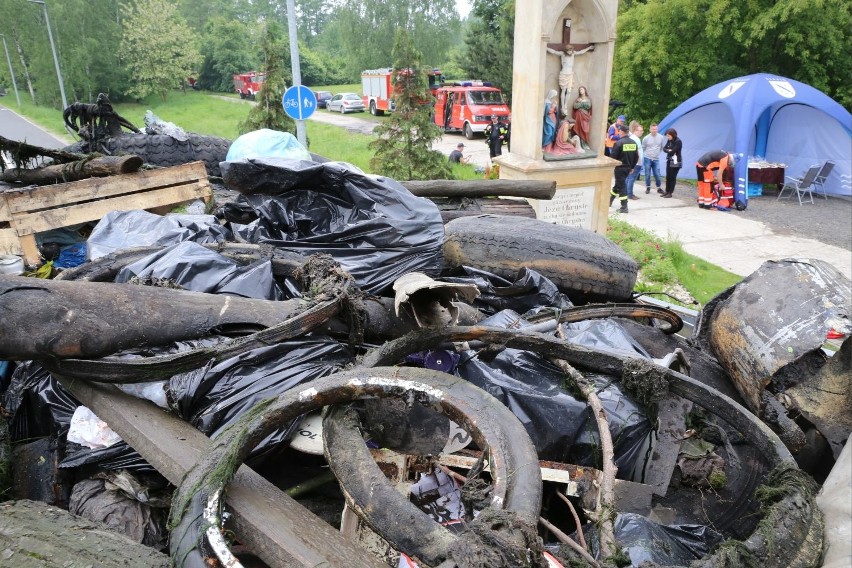 1,5 tony śmieci wyłowiono z rzeki Nacyna w Rybniku