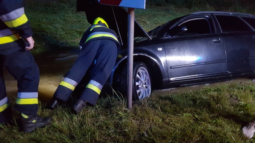 Burza nad powiatem starachowickim. Podtopienia i pracowita noc strażaków [ZDJĘCIA]