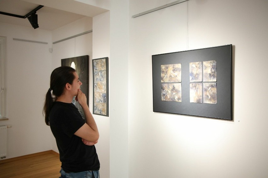 Wystawa "Buscy Artyści dla Buska" w Galerii Sztuki Willa...
