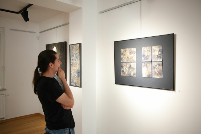 Wystawa "Buscy Artyści dla Buska" w Galerii Sztuki Willa Polonia.