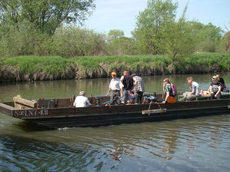 Flis Królewski po Wiśle wyruszył spod Oświęcimia do Gdańska. Uczestnicy mają do pokonania 941 km [ZDJĘCIA]