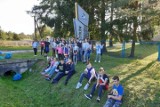 Akcja "Sprzątanie Świata 2019" w Szydłowie. Grupa młodzieży i dorosłych zebrała kilkadziesiąt worków śmieci [ZDJĘCIA]