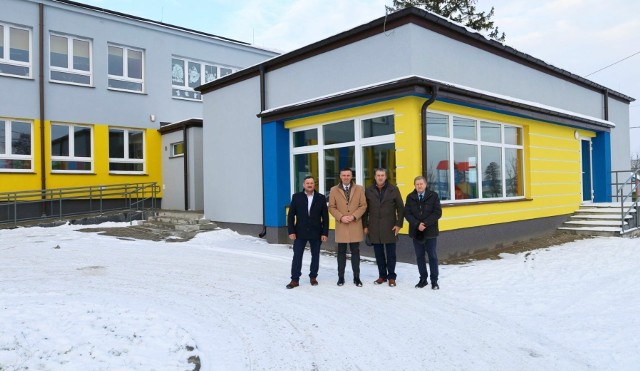 Przedszkole Samorządowe w Wielgiem już po rozbudowie. Nowa część obiektu rozpoczęła funkcjonowanie w mikołajki.