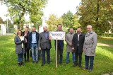 W Parku Lubomirskich w Przemyślu odbyła się symboliczna akcja sadzenia Kwietnej Łąki [ZDJĘCIA]