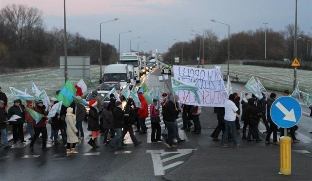 Przeciwnicy powiększenia Opola zapowiadają, że 31 marca będą blokować obwodnicę miasta. Na zdjęciu blokada z 28 listopada 2016 r.