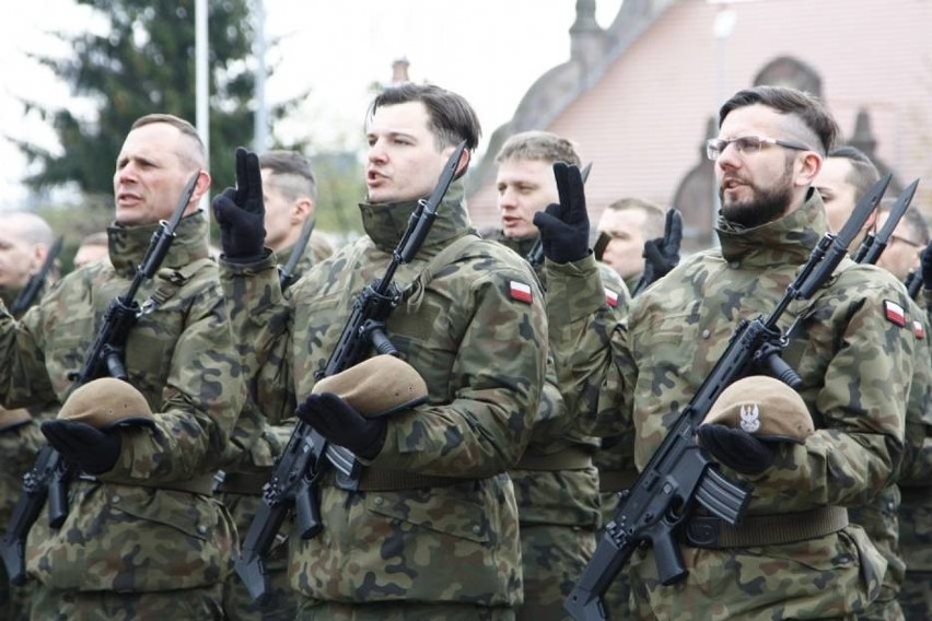Około 90 ochotników z wielkopolskiej brygady Wojsk Obrony...